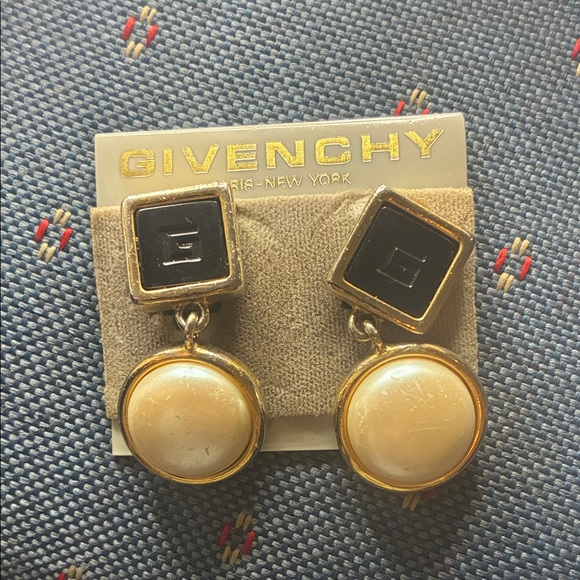 Givenchy Jewelry - Givenchy Gold and Cream Clip On Earrings👝